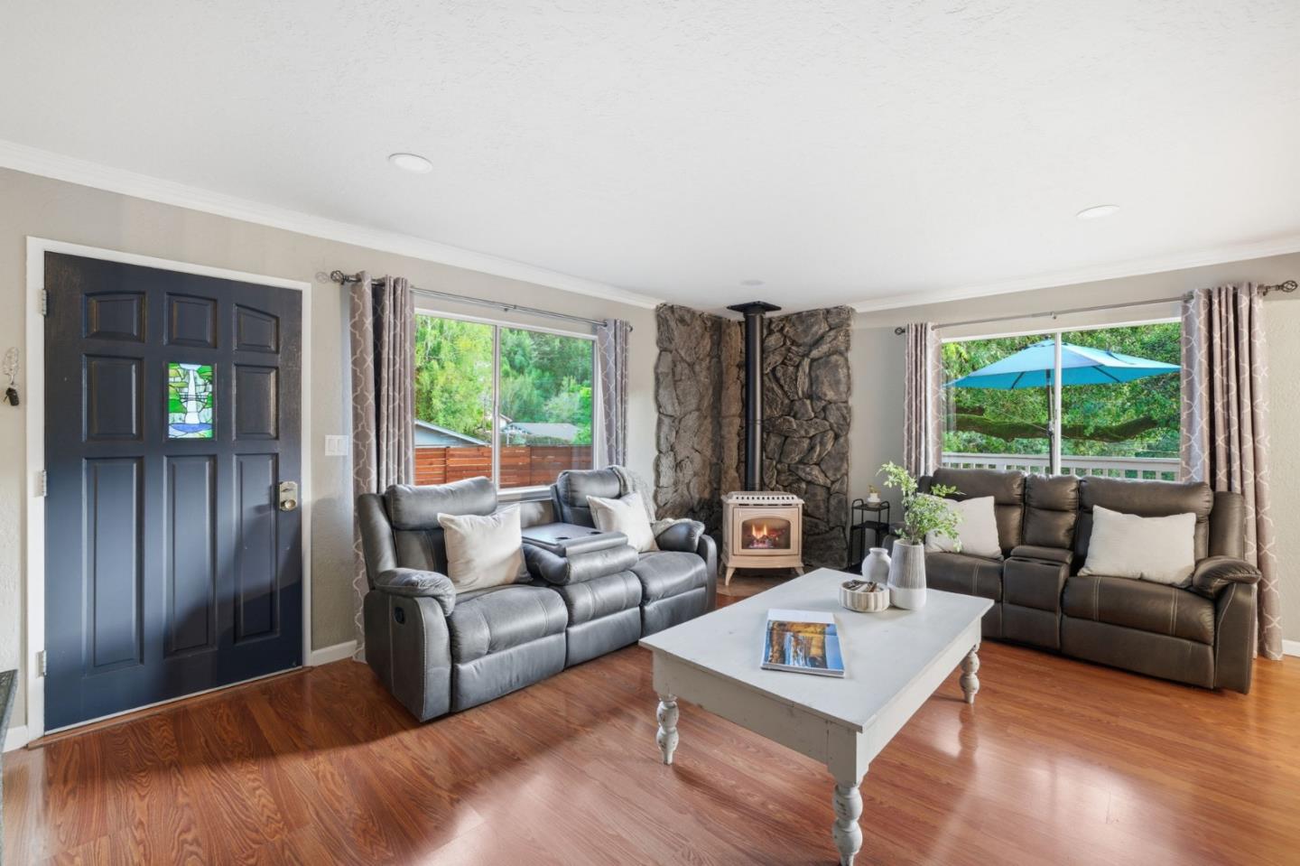 Detail Gallery Image 9 of 55 For 8684 Hihn Rd, Ben Lomond,  CA 95005 - 3 Beds | 2/1 Baths