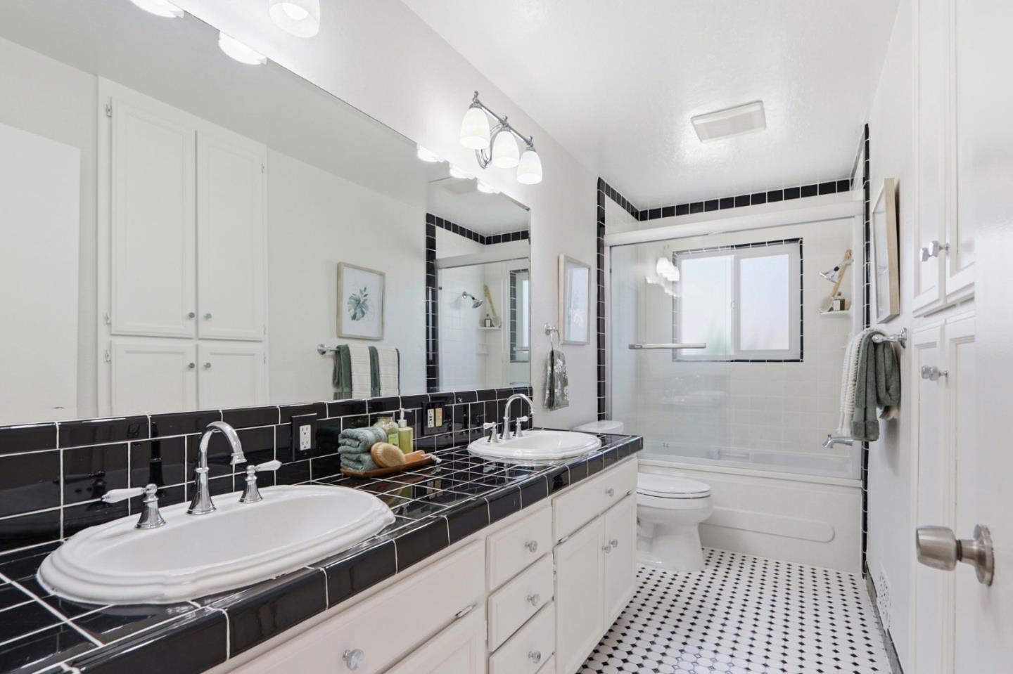 Detail Gallery Image 33 of 51 For 6670 Mount Holly Dr, San Jose,  CA 95120 - 4 Beds | 2 Baths