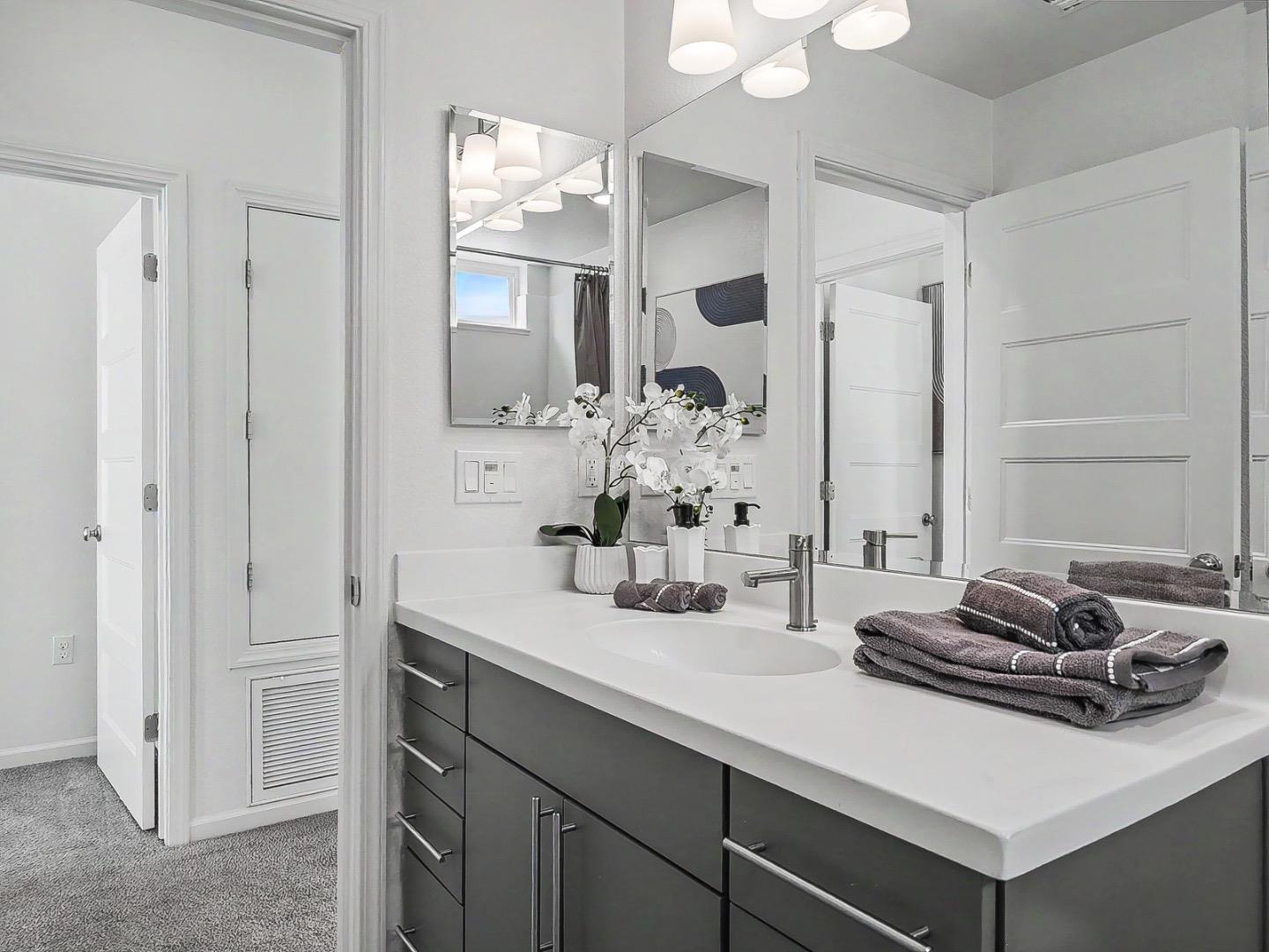 Detail Gallery Image 25 of 38 For 3072 Valley of Hearts Delight Pl, San Jose,  CA 95136 - 4 Beds | 3/1 Baths