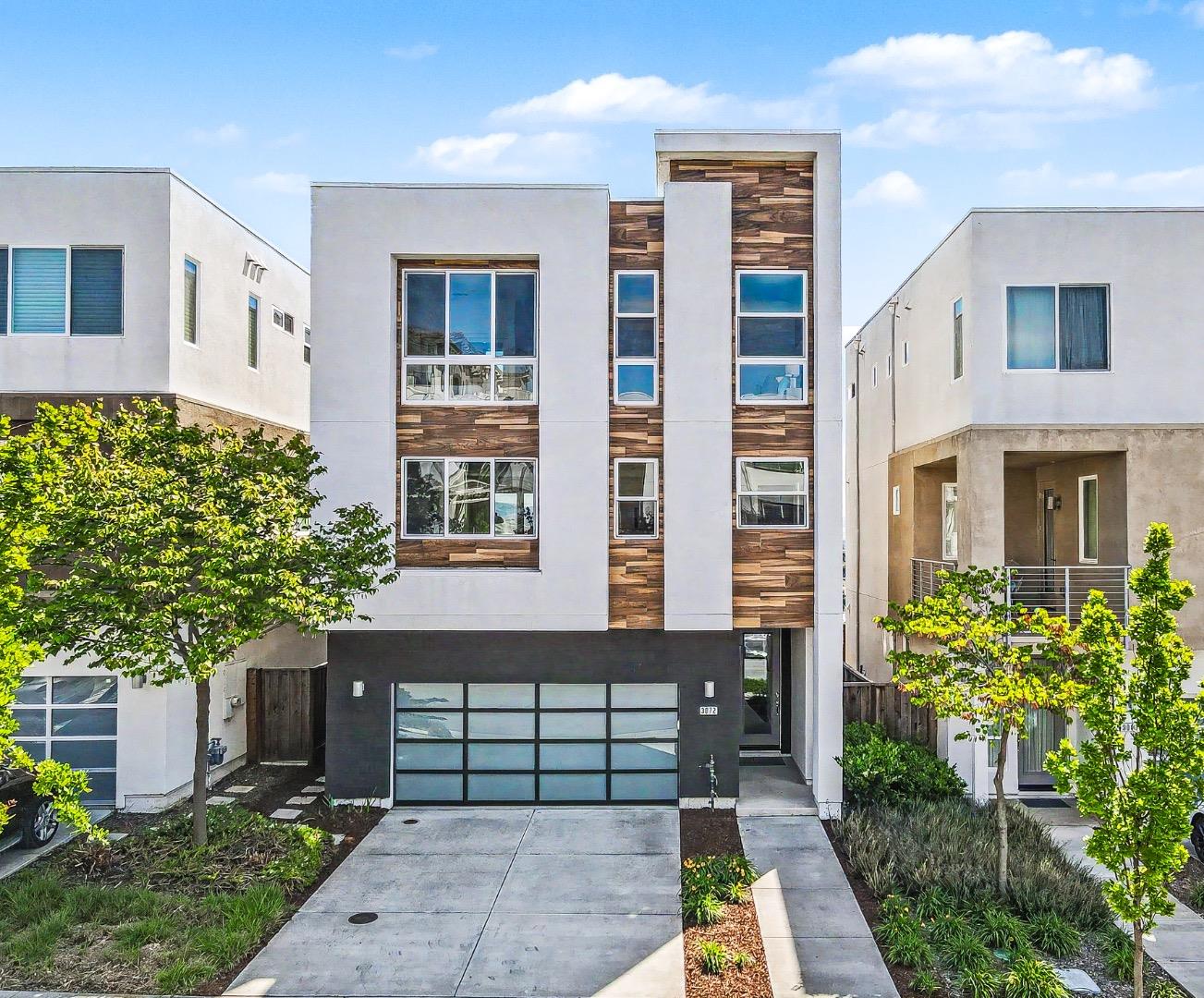 Detail Gallery Image 3 of 38 For 3072 Valley of Hearts Delight Pl, San Jose,  CA 95136 - 4 Beds | 3/1 Baths