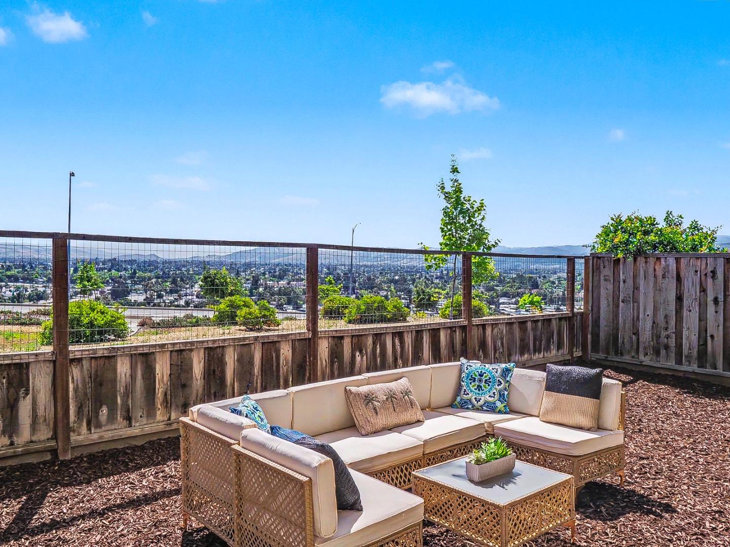 Detail Gallery Image 30 of 38 For 3072 Valley of Hearts Delight Pl, San Jose,  CA 95136 - 4 Beds | 3/1 Baths