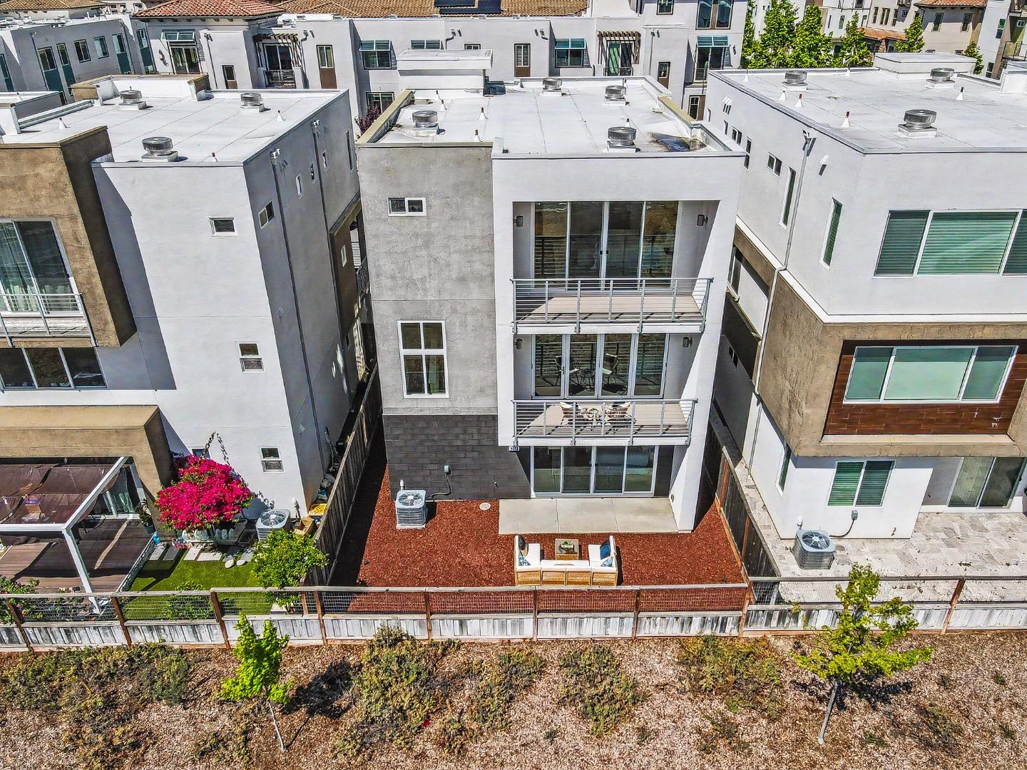 Detail Gallery Image 34 of 38 For 3072 Valley of Hearts Delight Pl, San Jose,  CA 95136 - 4 Beds | 3/1 Baths