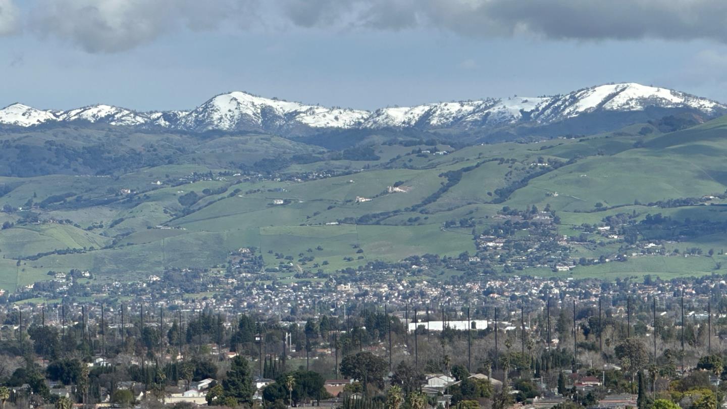 Detail Gallery Image 35 of 38 For 3072 Valley of Hearts Delight Pl, San Jose,  CA 95136 - 4 Beds | 3/1 Baths