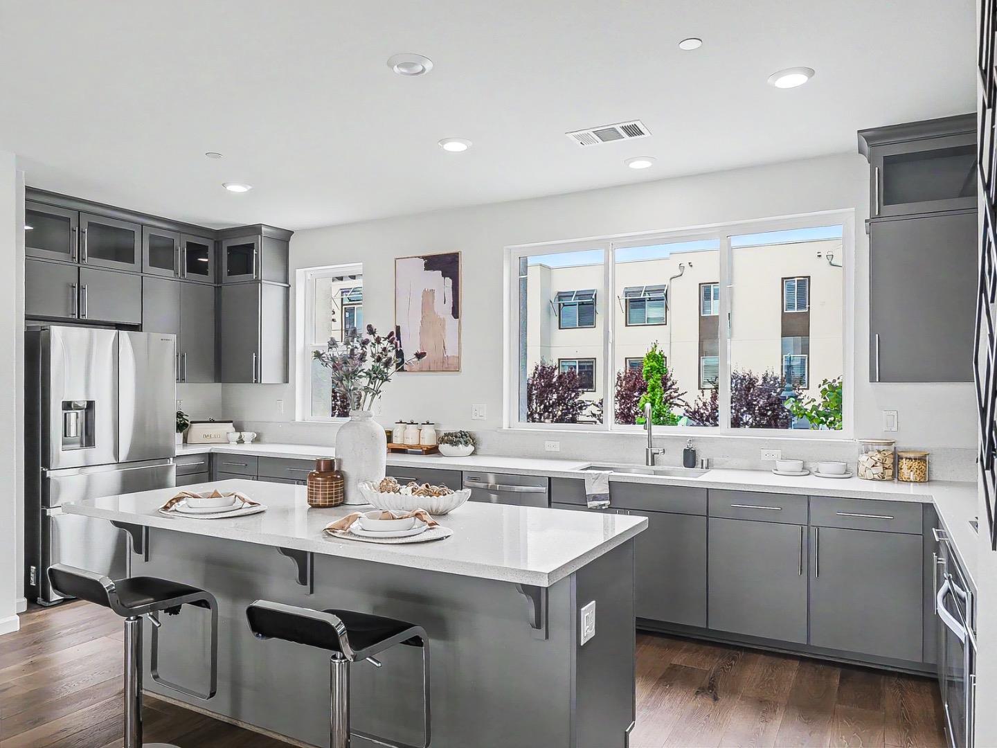 Detail Gallery Image 6 of 38 For 3072 Valley of Hearts Delight Pl, San Jose,  CA 95136 - 4 Beds | 3/1 Baths