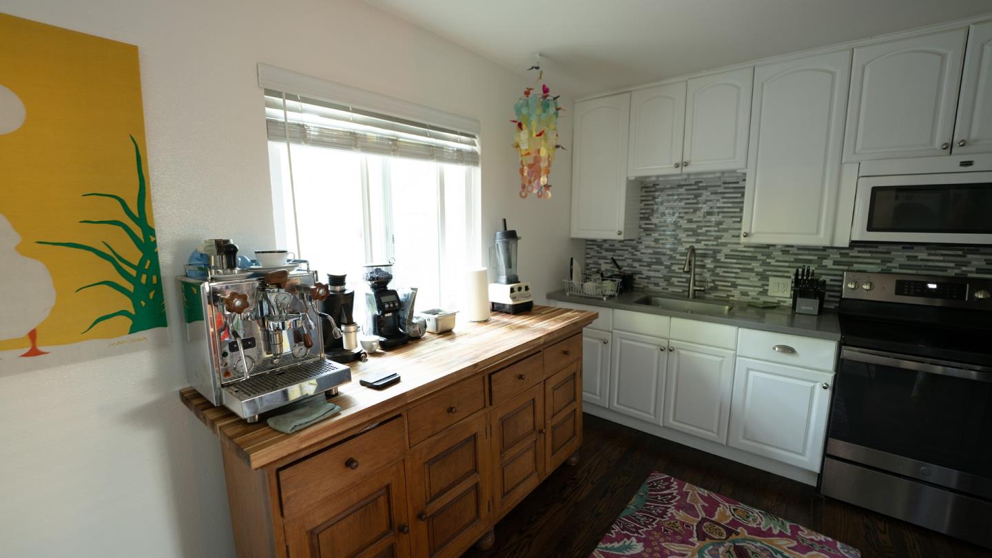 Detail Gallery Image 10 of 13 For 1105 Junipero Ave, Redwood City,  CA 94061 - – Beds | – Baths