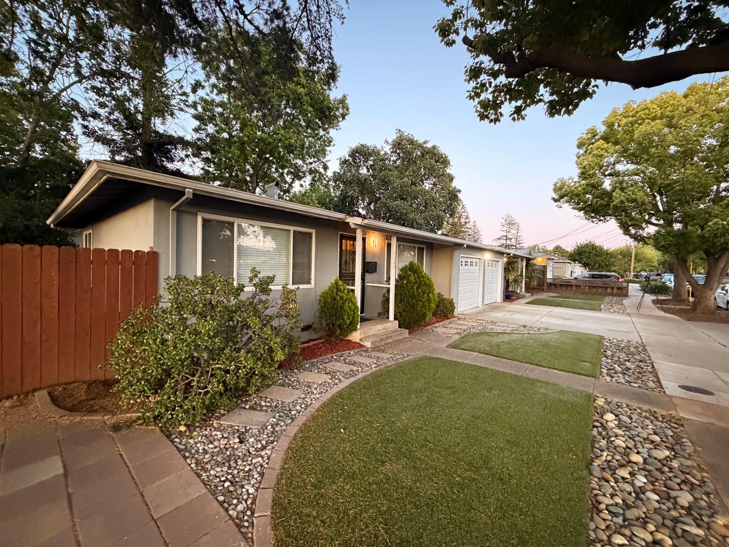 Detail Gallery Image 4 of 13 For 1105 Junipero Ave, Redwood City,  CA 94061 - – Beds | – Baths