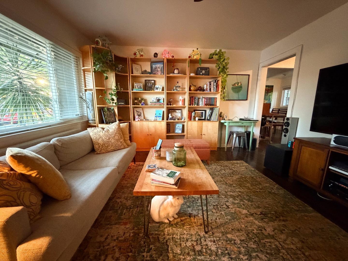 Detail Gallery Image 8 of 13 For 1105 Junipero Ave, Redwood City,  CA 94061 - – Beds | – Baths