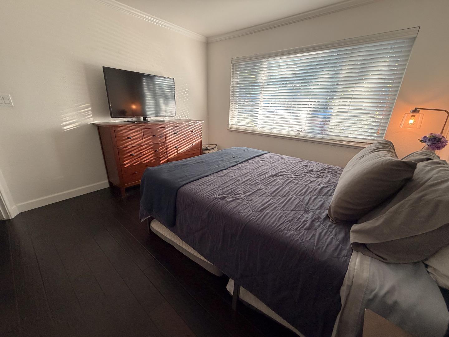 Detail Gallery Image 9 of 13 For 1105 Junipero Ave, Redwood City,  CA 94061 - – Beds | – Baths