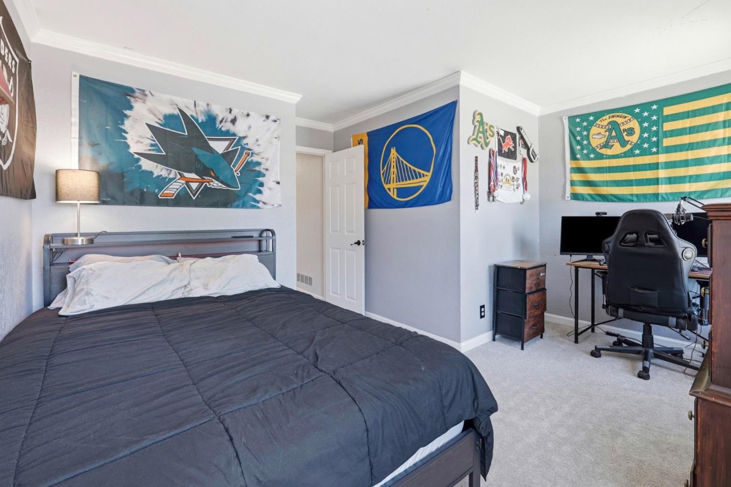 Detail Gallery Image 13 of 22 For 7135 Yorktown Dr, Gilroy,  CA 95020 - 4 Beds | 2/1 Baths