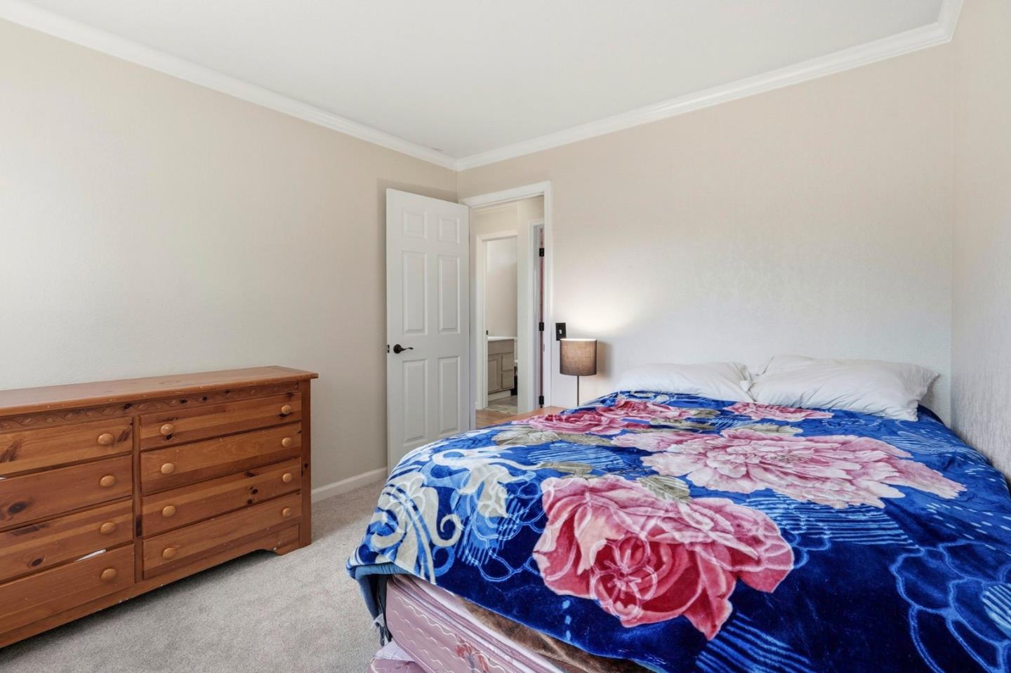 Detail Gallery Image 14 of 22 For 7135 Yorktown Dr, Gilroy,  CA 95020 - 4 Beds | 2/1 Baths