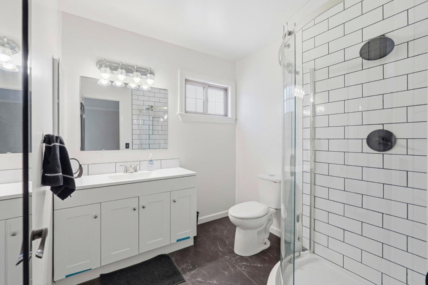 Detail Gallery Image 15 of 22 For 7135 Yorktown Dr, Gilroy,  CA 95020 - 4 Beds | 2/1 Baths