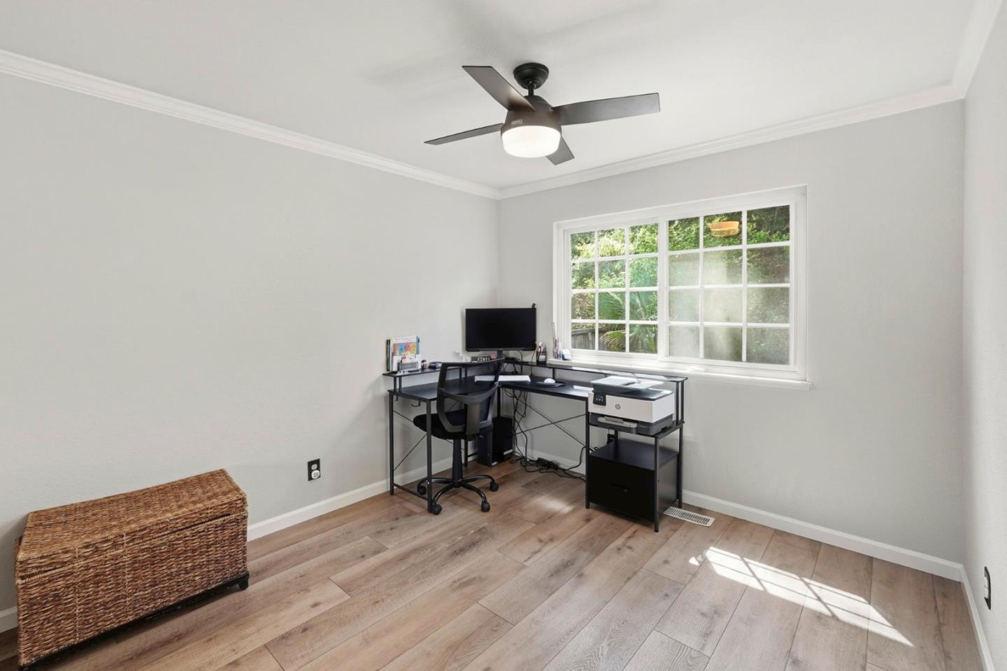 Detail Gallery Image 5 of 22 For 7135 Yorktown Dr, Gilroy,  CA 95020 - 4 Beds | 2/1 Baths