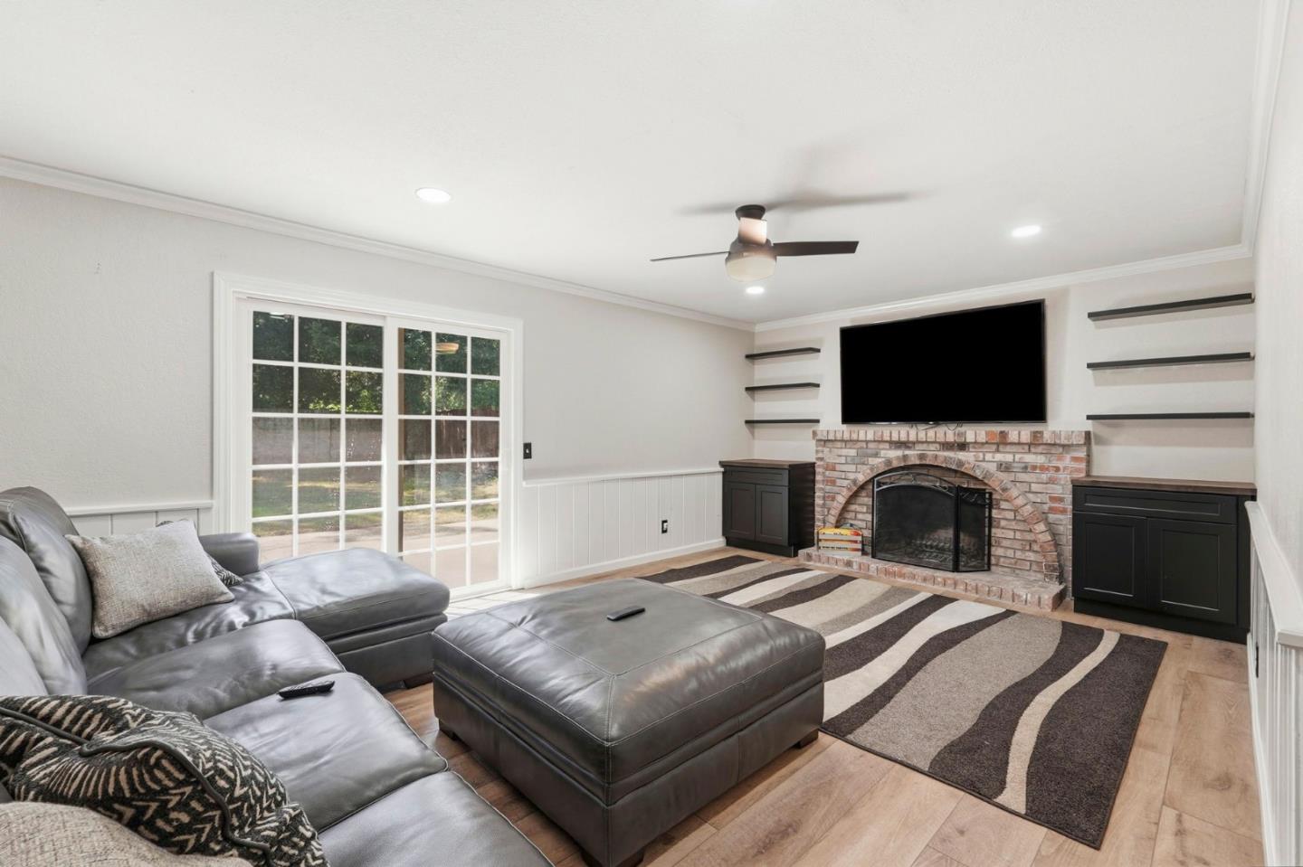 Detail Gallery Image 6 of 22 For 7135 Yorktown Dr, Gilroy,  CA 95020 - 4 Beds | 2/1 Baths