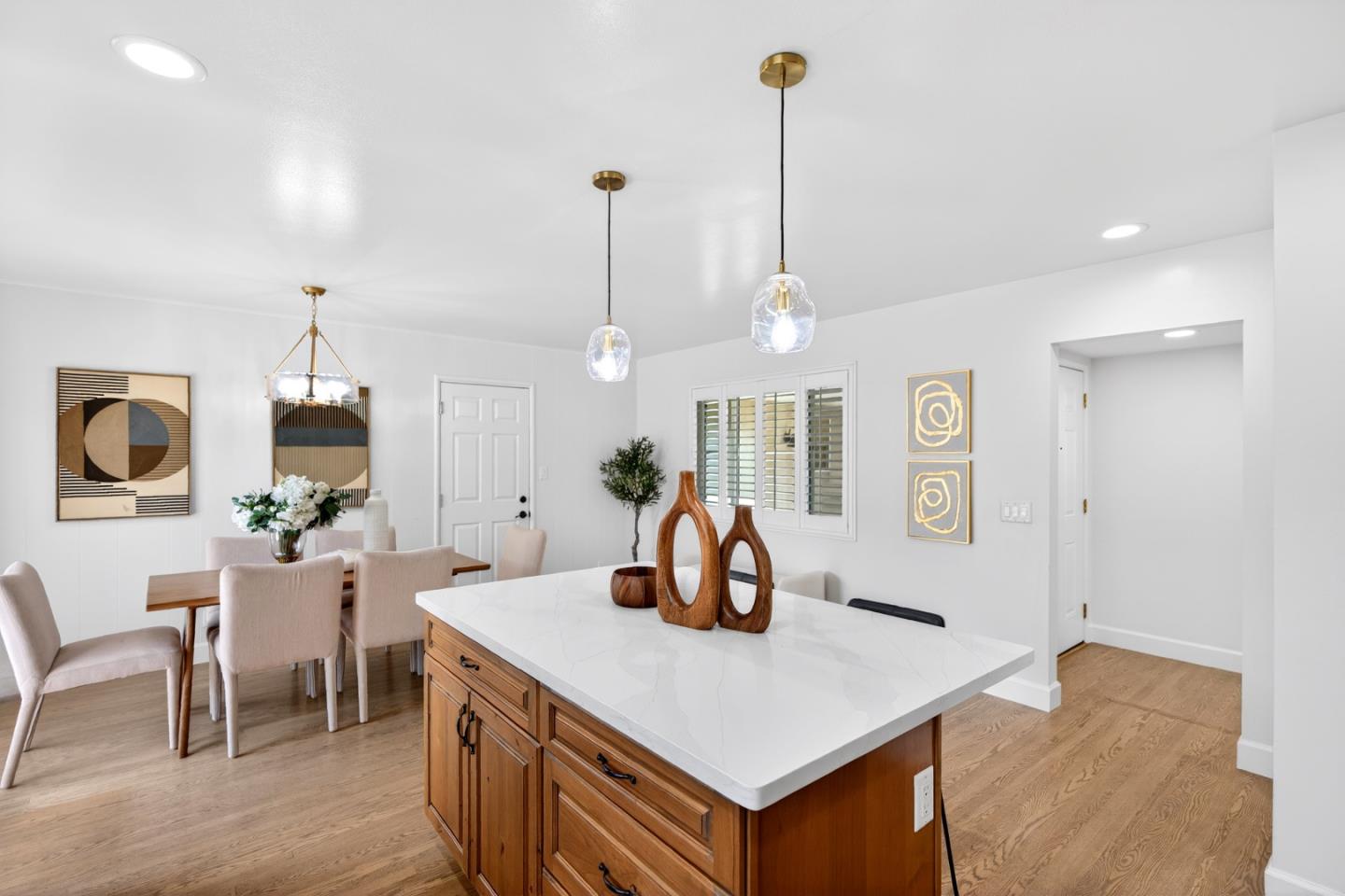 Detail Gallery Image 7 of 48 For 1514 Barton Dr, Sunnyvale,  CA 94087 - 5 Beds | 4 Baths