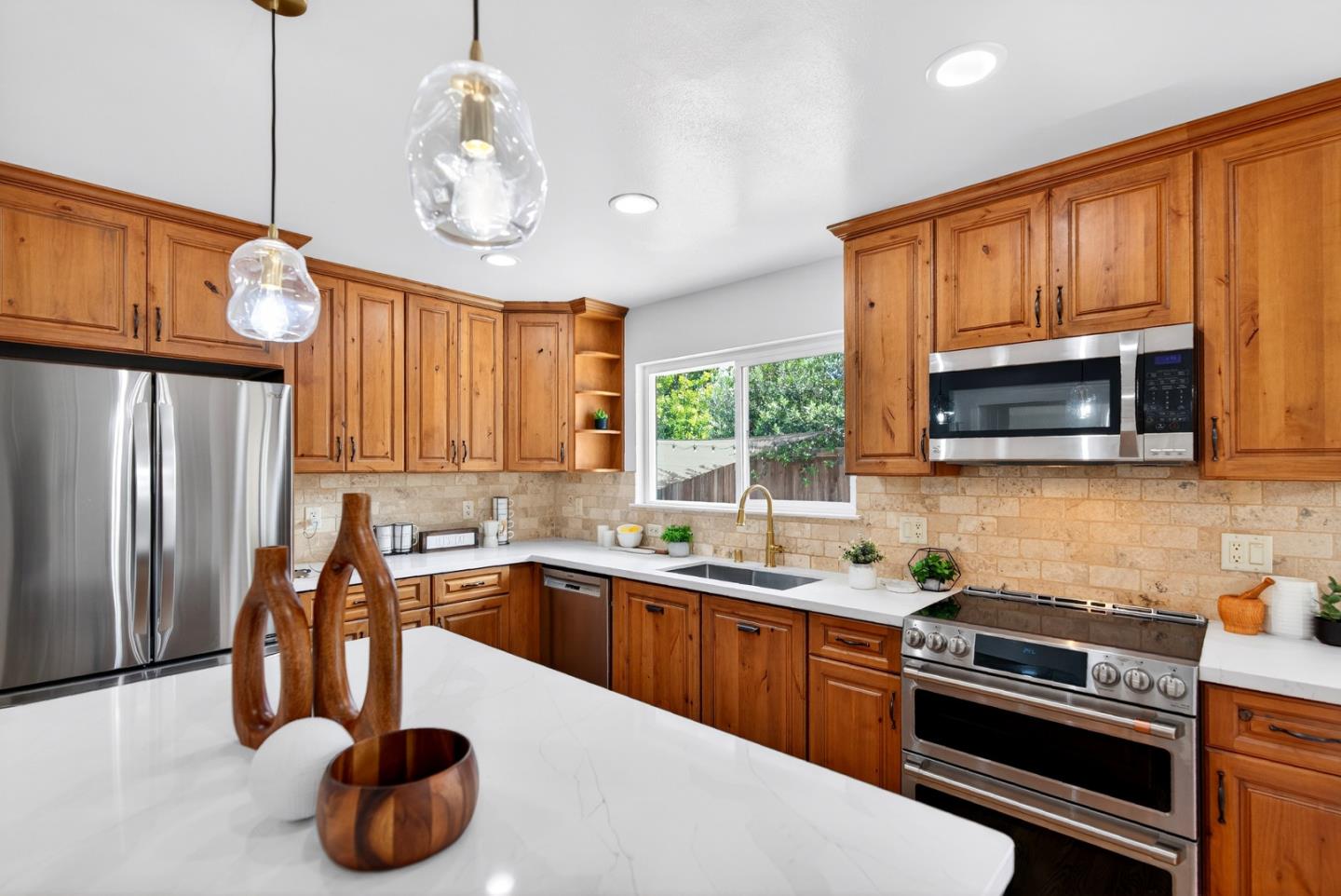 Detail Gallery Image 8 of 48 For 1514 Barton Dr, Sunnyvale,  CA 94087 - 5 Beds | 4 Baths