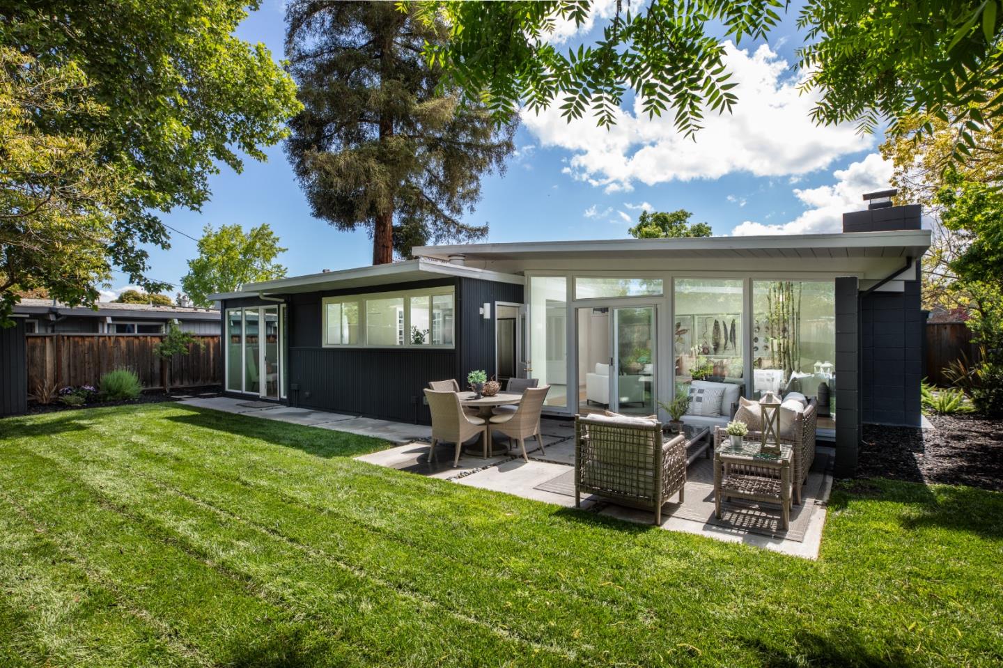 Detail Gallery Image 17 of 21 For 3731 Lindero Dr, Palo Alto,  CA 94306 - 4 Beds | 2 Baths