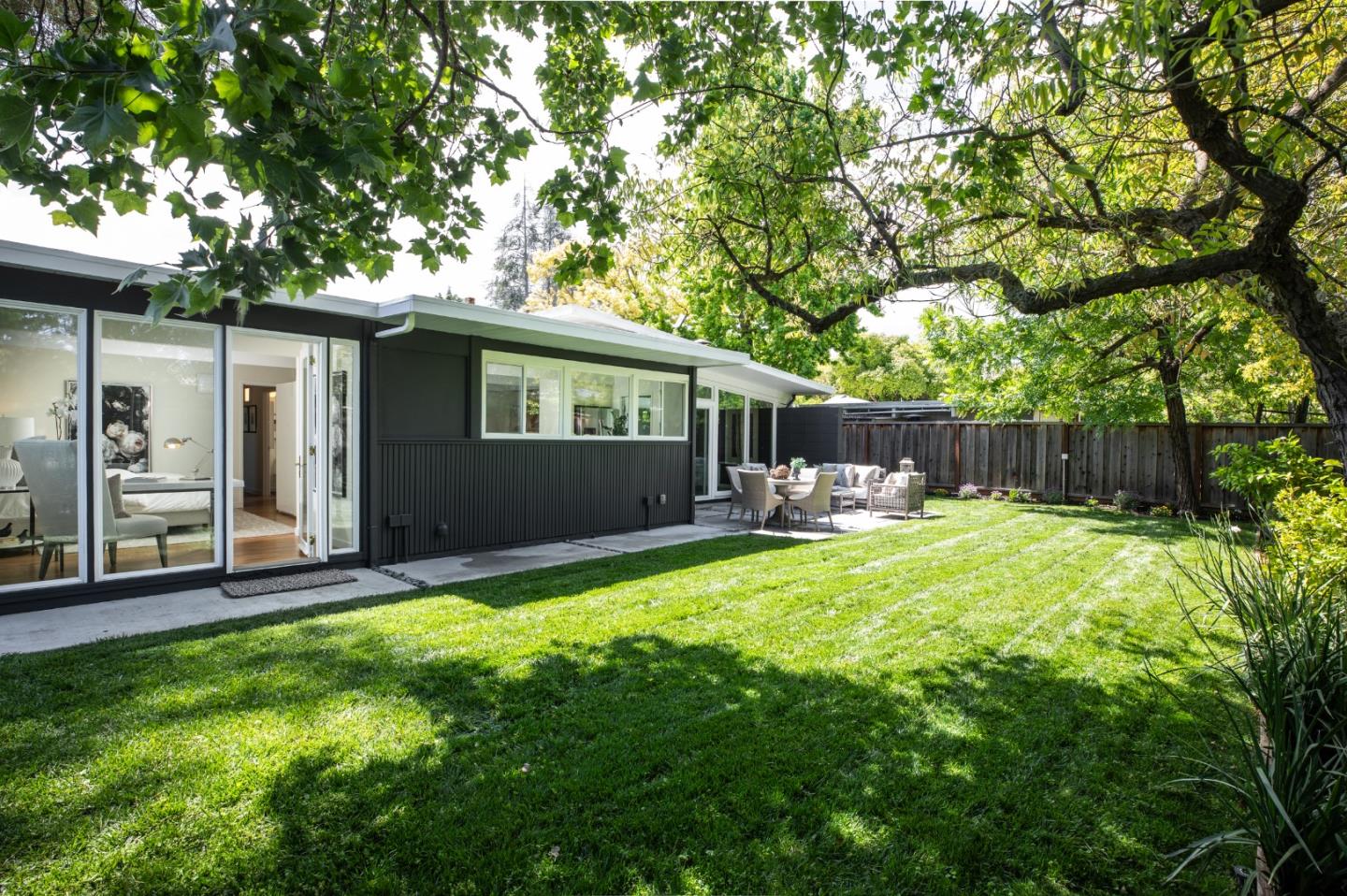 Detail Gallery Image 18 of 21 For 3731 Lindero Dr, Palo Alto,  CA 94306 - 4 Beds | 2 Baths