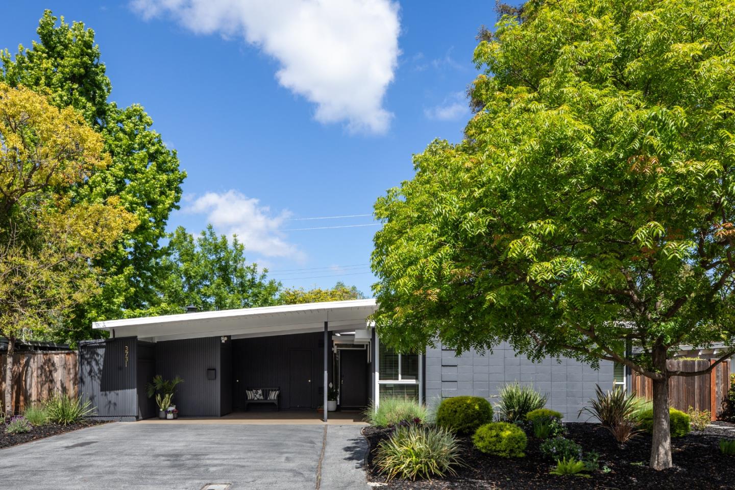 Detail Gallery Image 2 of 21 For 3731 Lindero Dr, Palo Alto,  CA 94306 - 4 Beds | 2 Baths