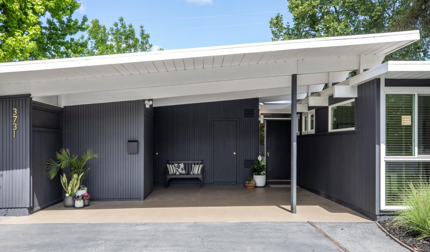 Detail Gallery Image 3 of 21 For 3731 Lindero Dr, Palo Alto,  CA 94306 - 4 Beds | 2 Baths