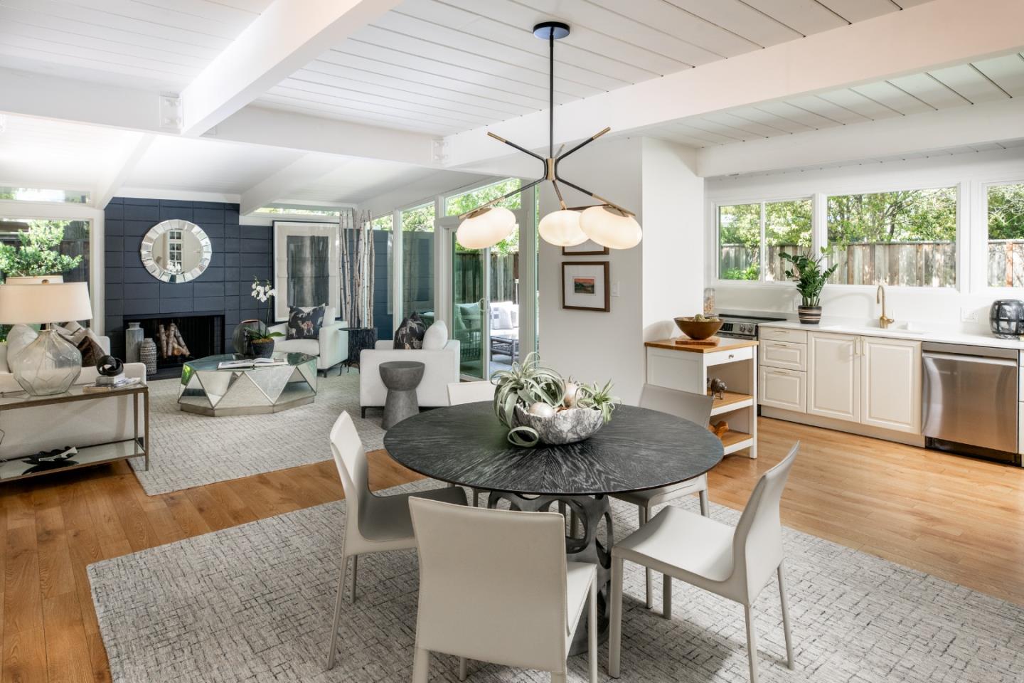 Detail Gallery Image 5 of 21 For 3731 Lindero Dr, Palo Alto,  CA 94306 - 4 Beds | 2 Baths