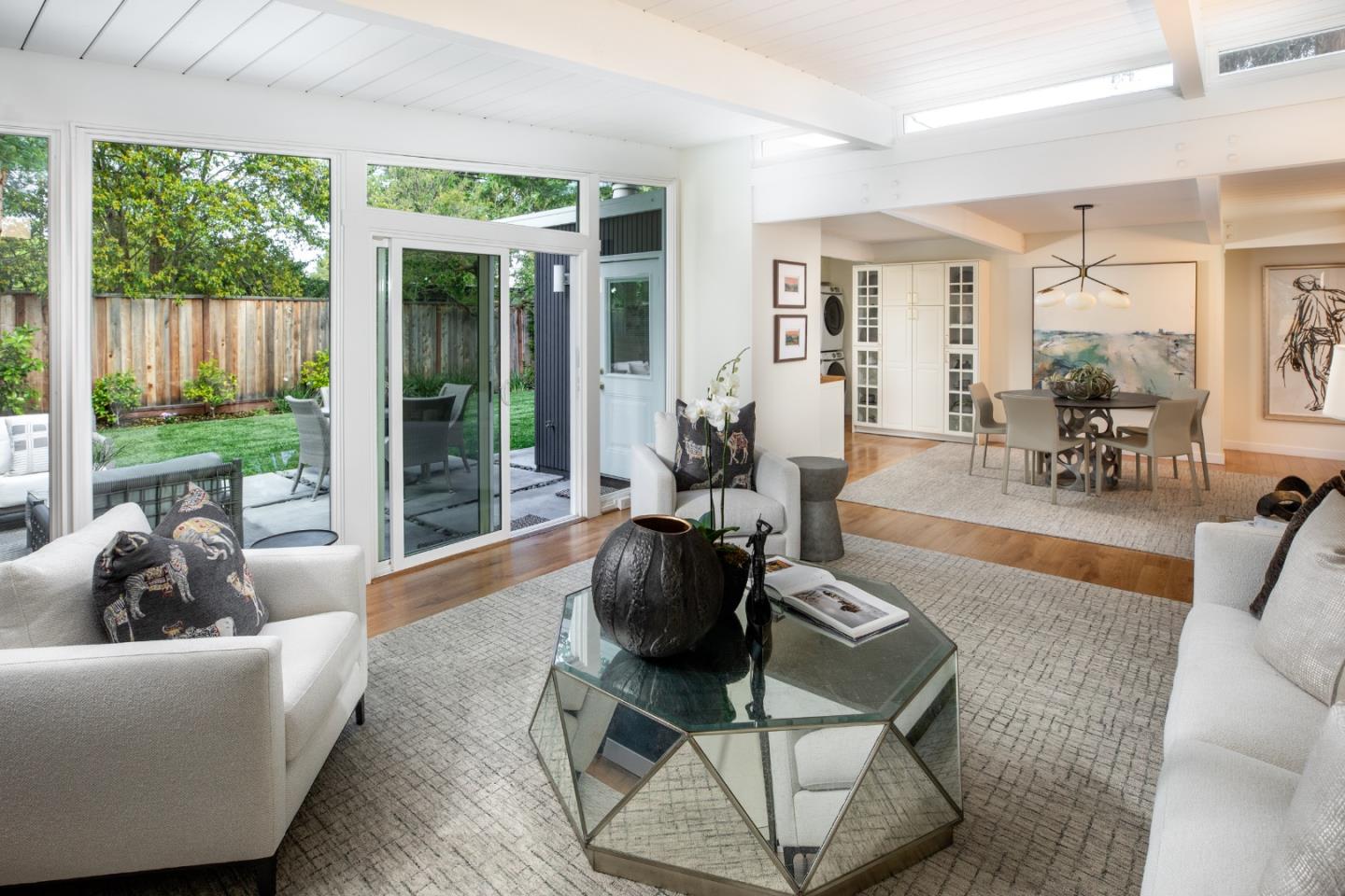 Detail Gallery Image 8 of 21 For 3731 Lindero Dr, Palo Alto,  CA 94306 - 4 Beds | 2 Baths