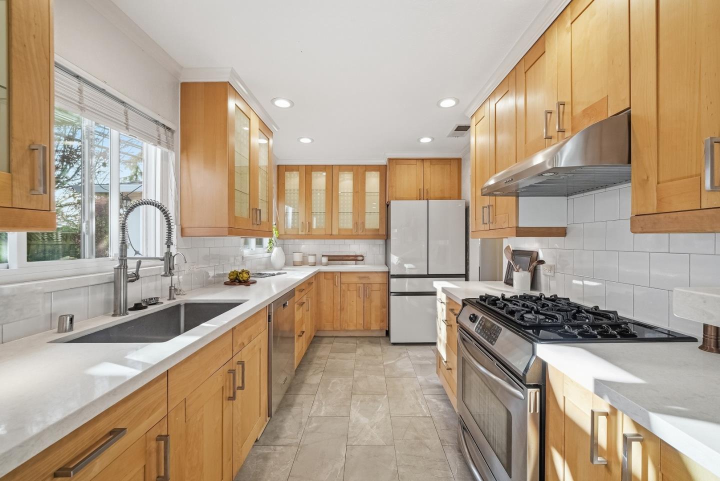 Detail Gallery Image 6 of 45 For 2734 Coit Dr, San Jose,  CA 95124 - 3 Beds | 2/1 Baths