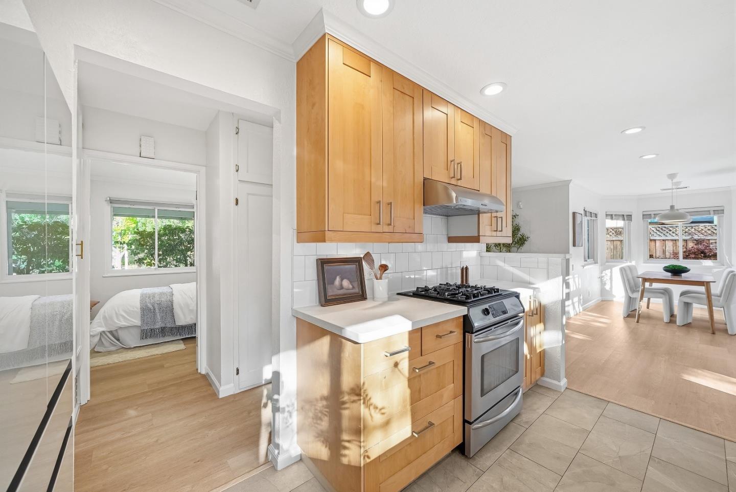 Detail Gallery Image 8 of 45 For 2734 Coit Dr, San Jose,  CA 95124 - 3 Beds | 2/1 Baths