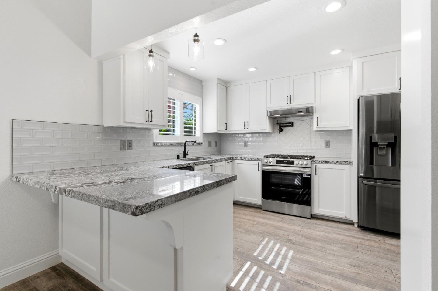 Detail Gallery Image 10 of 42 For 1660 Monte Vista Dr, Hollister,  CA 95023 - 3 Beds | 2 Baths