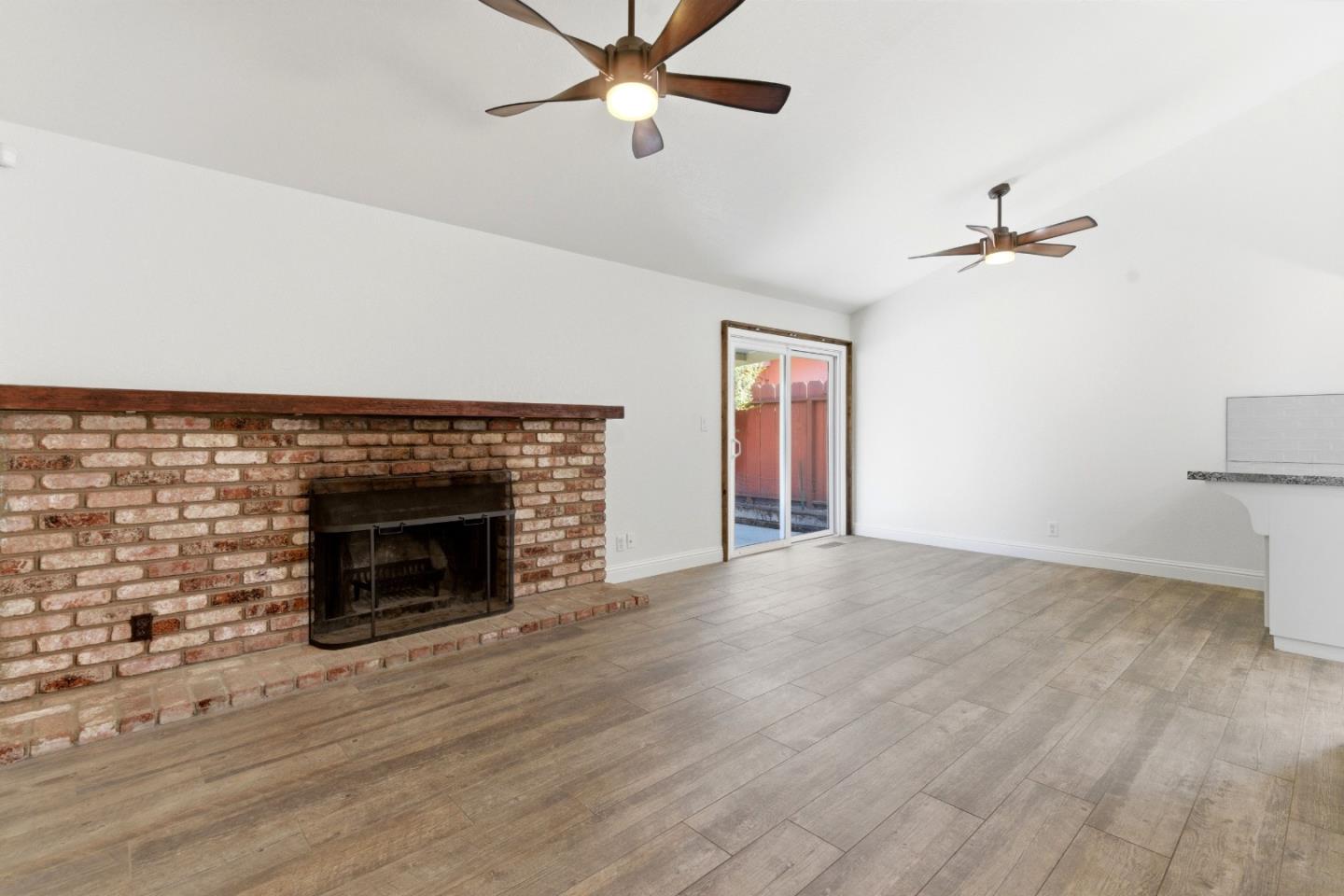 Detail Gallery Image 11 of 42 For 1660 Monte Vista Dr, Hollister,  CA 95023 - 3 Beds | 2 Baths