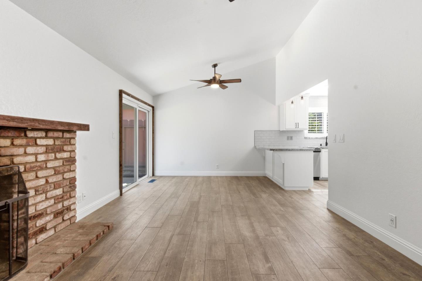 Detail Gallery Image 12 of 42 For 1660 Monte Vista Dr, Hollister,  CA 95023 - 3 Beds | 2 Baths