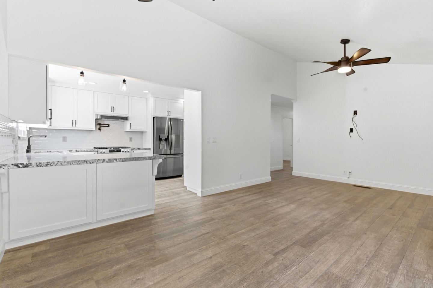 Detail Gallery Image 13 of 42 For 1660 Monte Vista Dr, Hollister,  CA 95023 - 3 Beds | 2 Baths