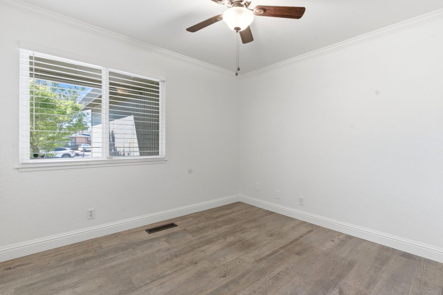 Detail Gallery Image 15 of 42 For 1660 Monte Vista Dr, Hollister,  CA 95023 - 3 Beds | 2 Baths