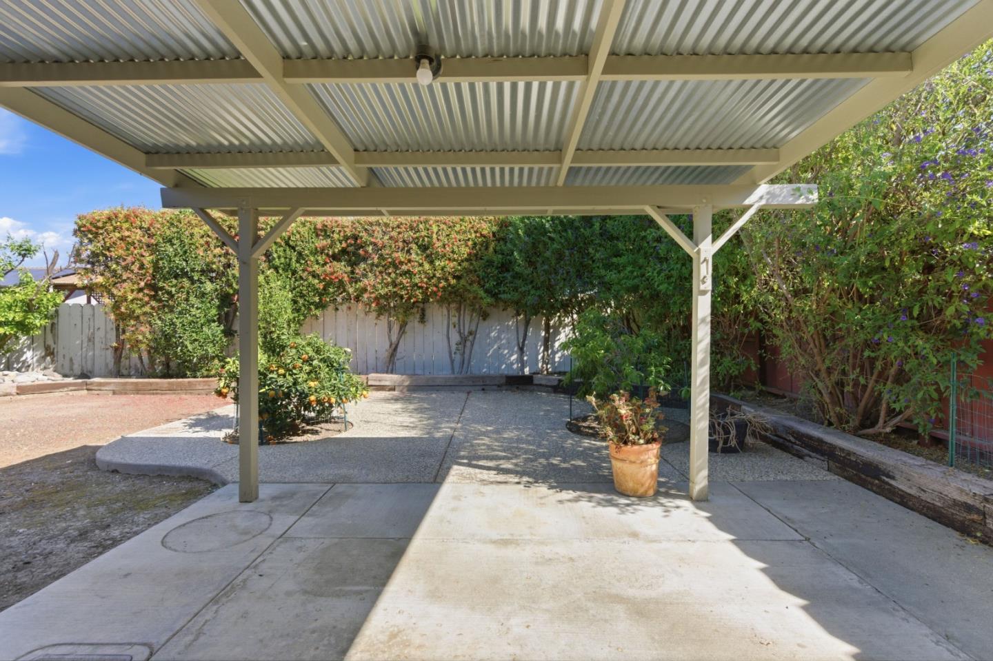 Detail Gallery Image 23 of 42 For 1660 Monte Vista Dr, Hollister,  CA 95023 - 3 Beds | 2 Baths