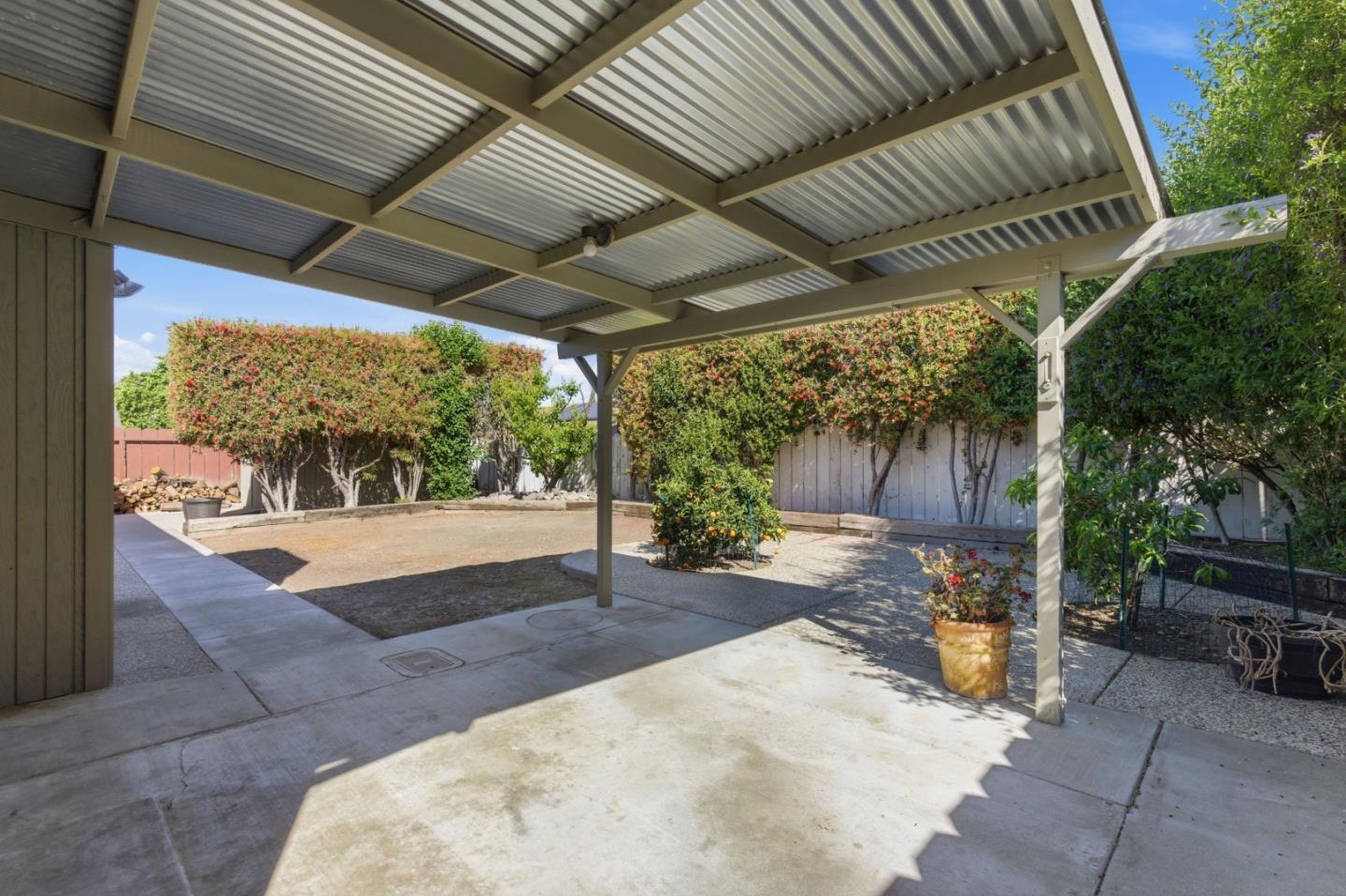 Detail Gallery Image 24 of 42 For 1660 Monte Vista Dr, Hollister,  CA 95023 - 3 Beds | 2 Baths