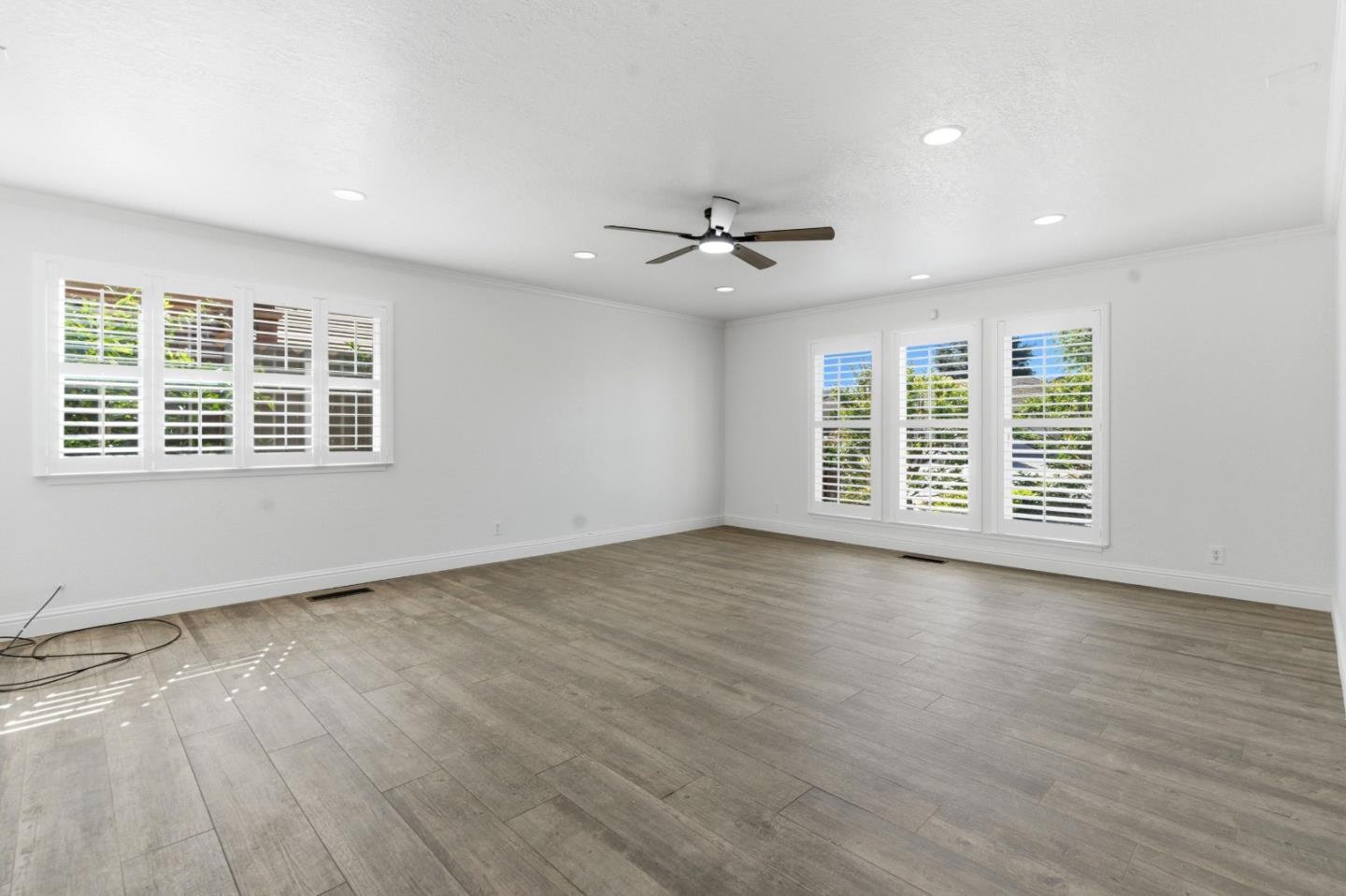 Detail Gallery Image 5 of 42 For 1660 Monte Vista Dr, Hollister,  CA 95023 - 3 Beds | 2 Baths