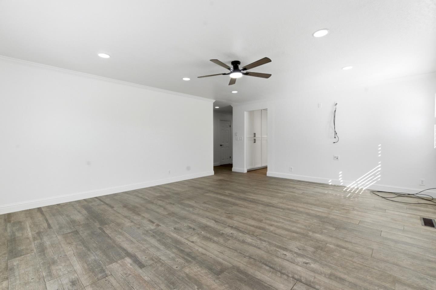 Detail Gallery Image 6 of 42 For 1660 Monte Vista Dr, Hollister,  CA 95023 - 3 Beds | 2 Baths