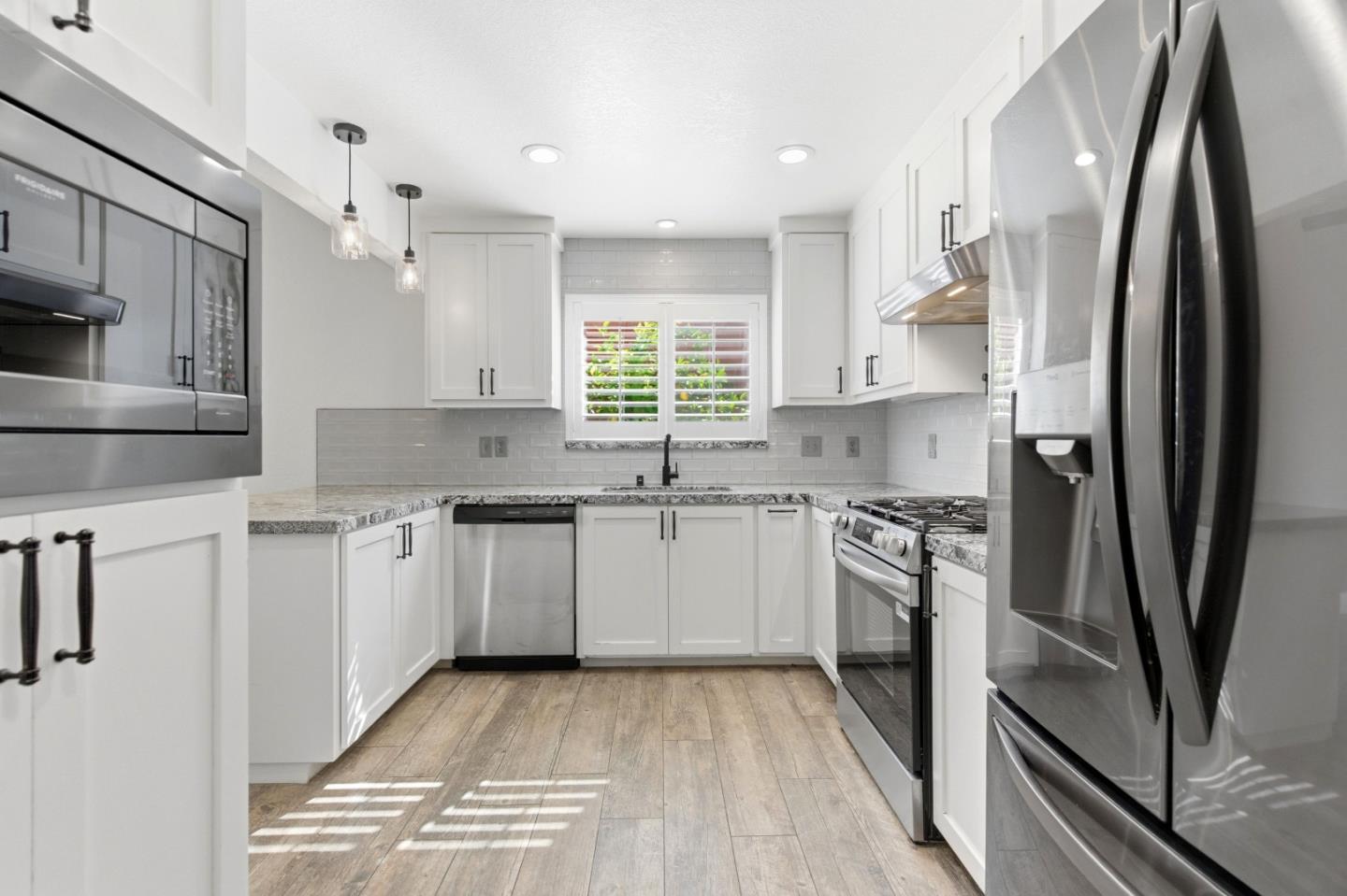 Detail Gallery Image 7 of 42 For 1660 Monte Vista Dr, Hollister,  CA 95023 - 3 Beds | 2 Baths