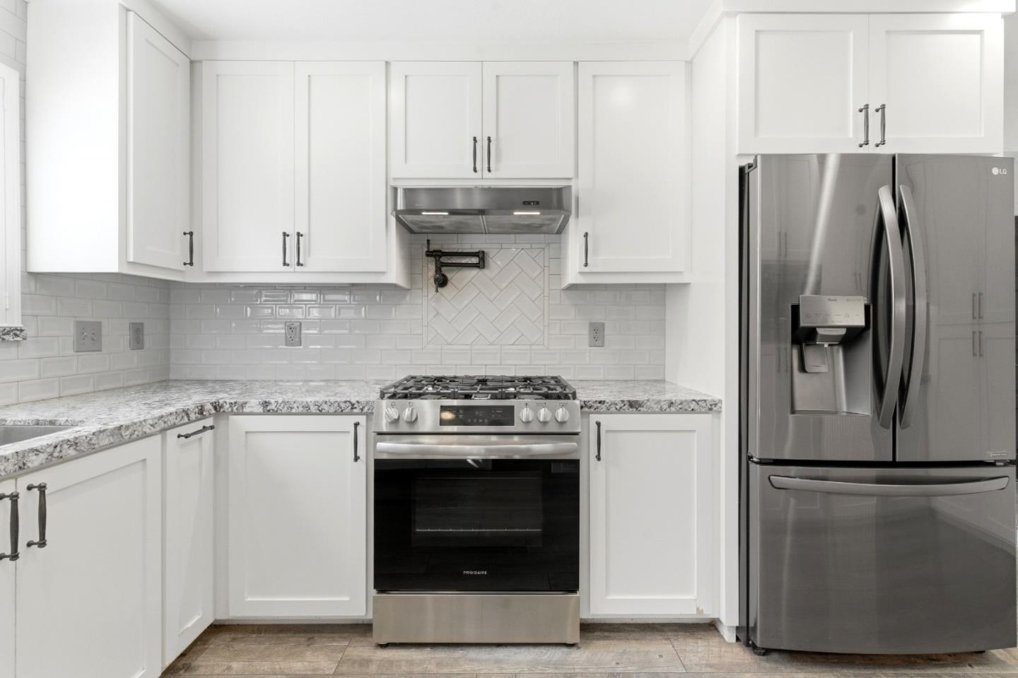 Detail Gallery Image 8 of 42 For 1660 Monte Vista Dr, Hollister,  CA 95023 - 3 Beds | 2 Baths