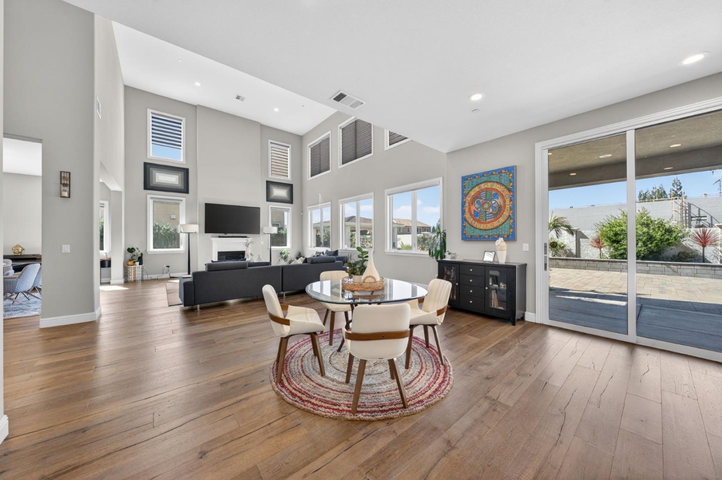 Detail Gallery Image 19 of 59 For 18675 Corte Paterna, Morgan Hill,  CA 95037 - 4 Beds | 3/1 Baths