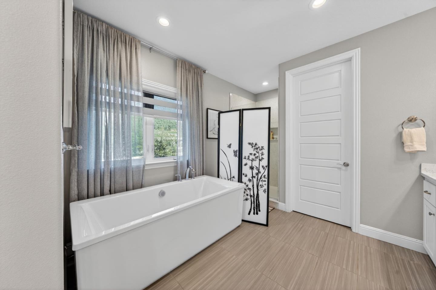 Detail Gallery Image 34 of 59 For 18675 Corte Paterna, Morgan Hill,  CA 95037 - 4 Beds | 3/1 Baths