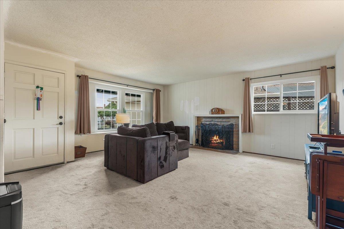 Detail Gallery Image 4 of 22 For 209 Beegum Way, San Jose,  CA 95123 - 3 Beds | 2 Baths