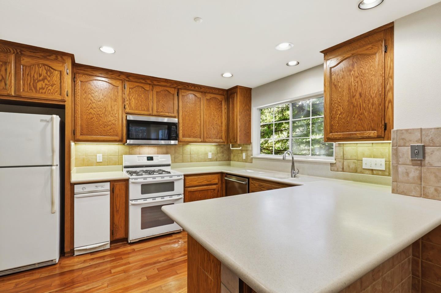 Detail Gallery Image 18 of 42 For 360 Carrera Cir, Aptos,  CA 95003 - 3 Beds | 2/1 Baths