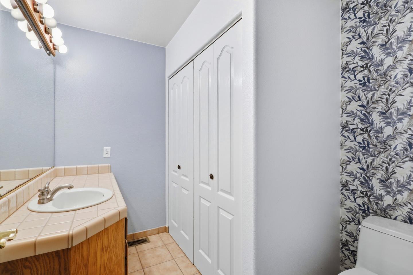 Detail Gallery Image 22 of 42 For 360 Carrera Cir, Aptos,  CA 95003 - 3 Beds | 2/1 Baths