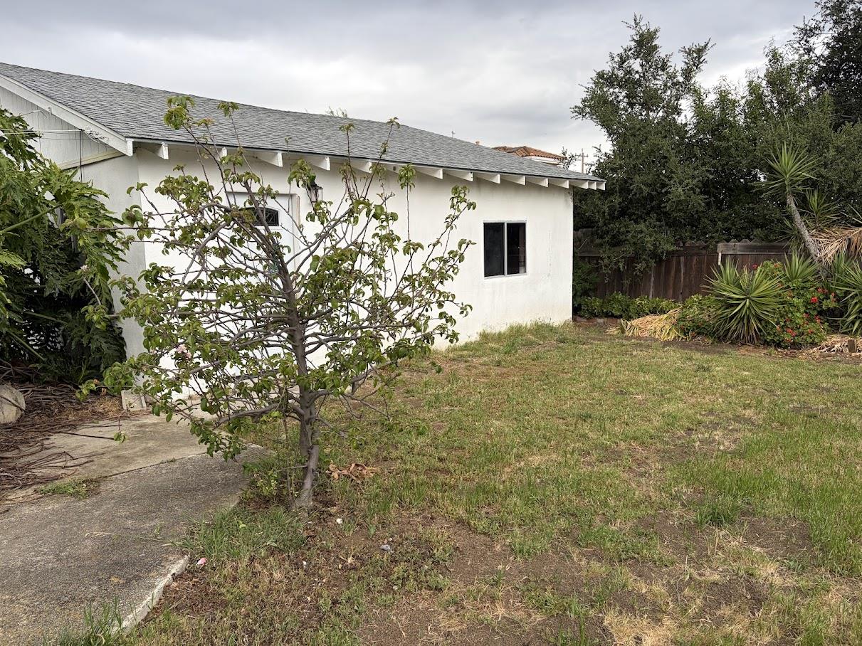 Detail Gallery Image 12 of 17 For 10176 S Tantau Ave, Cupertino,  CA 95014 - 3 Beds | 2 Baths