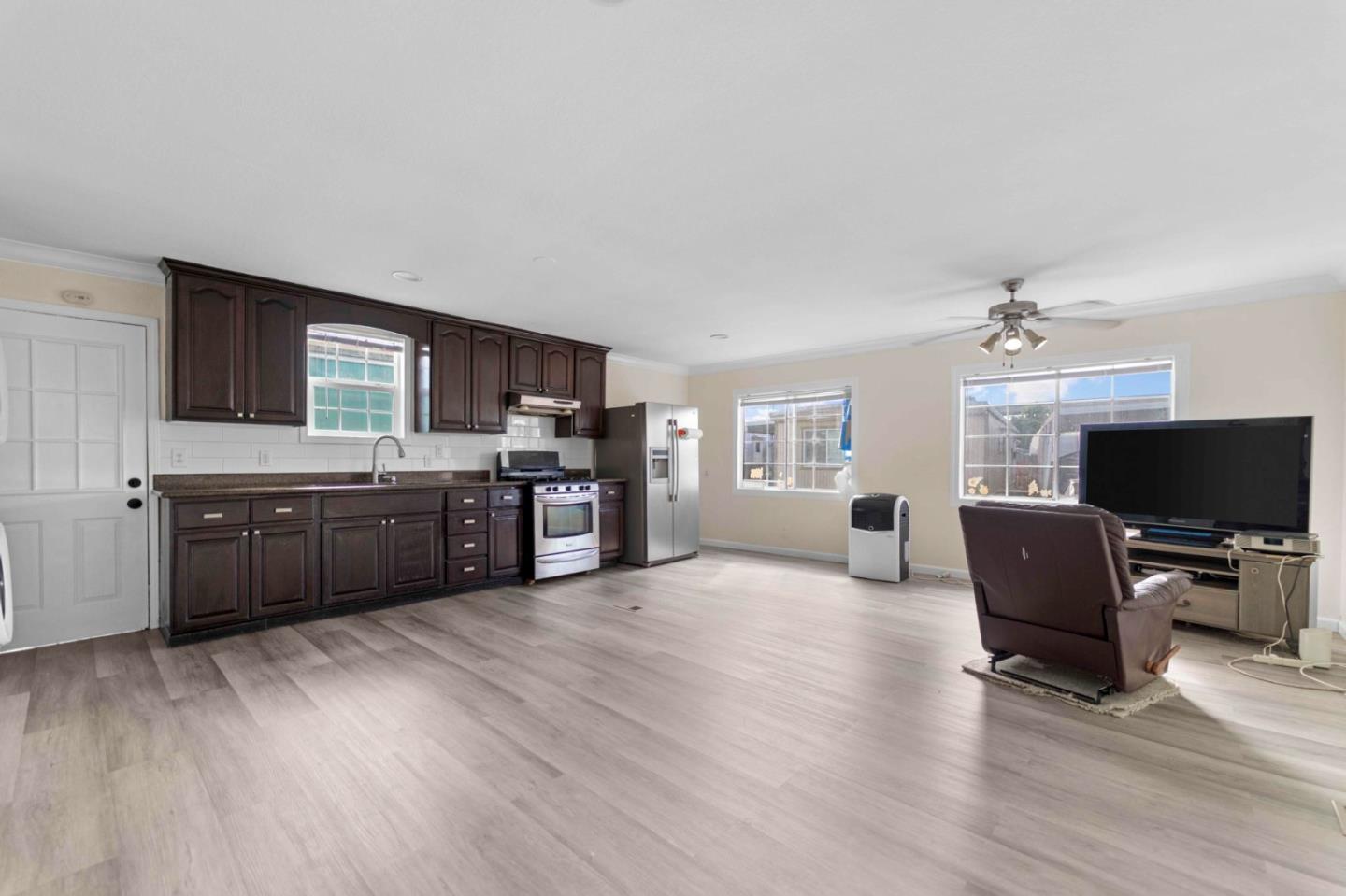 Detail Gallery Image 3 of 22 For 1500 Virginia Place #159,  San Jose,  CA 95116 - 3 Beds | 2 Baths