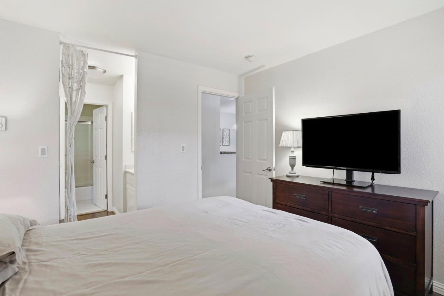 Photo #16: ML82043025 Listing: Photo #16