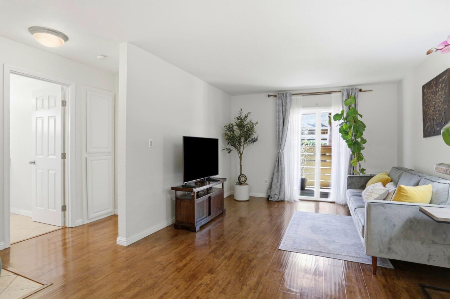 Photo #4: ML82043025 Listing: Photo #4