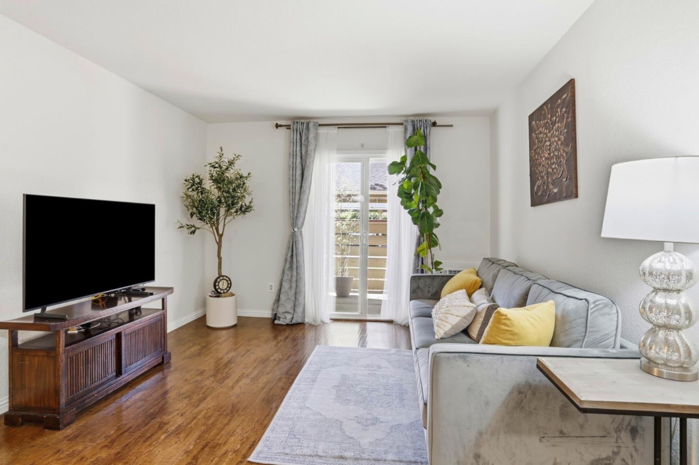 Photo #5: ML82043025 Listing: Photo #5