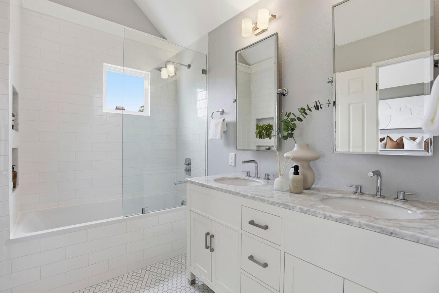 Photo #11: ML82043028 Listing: Photo #11