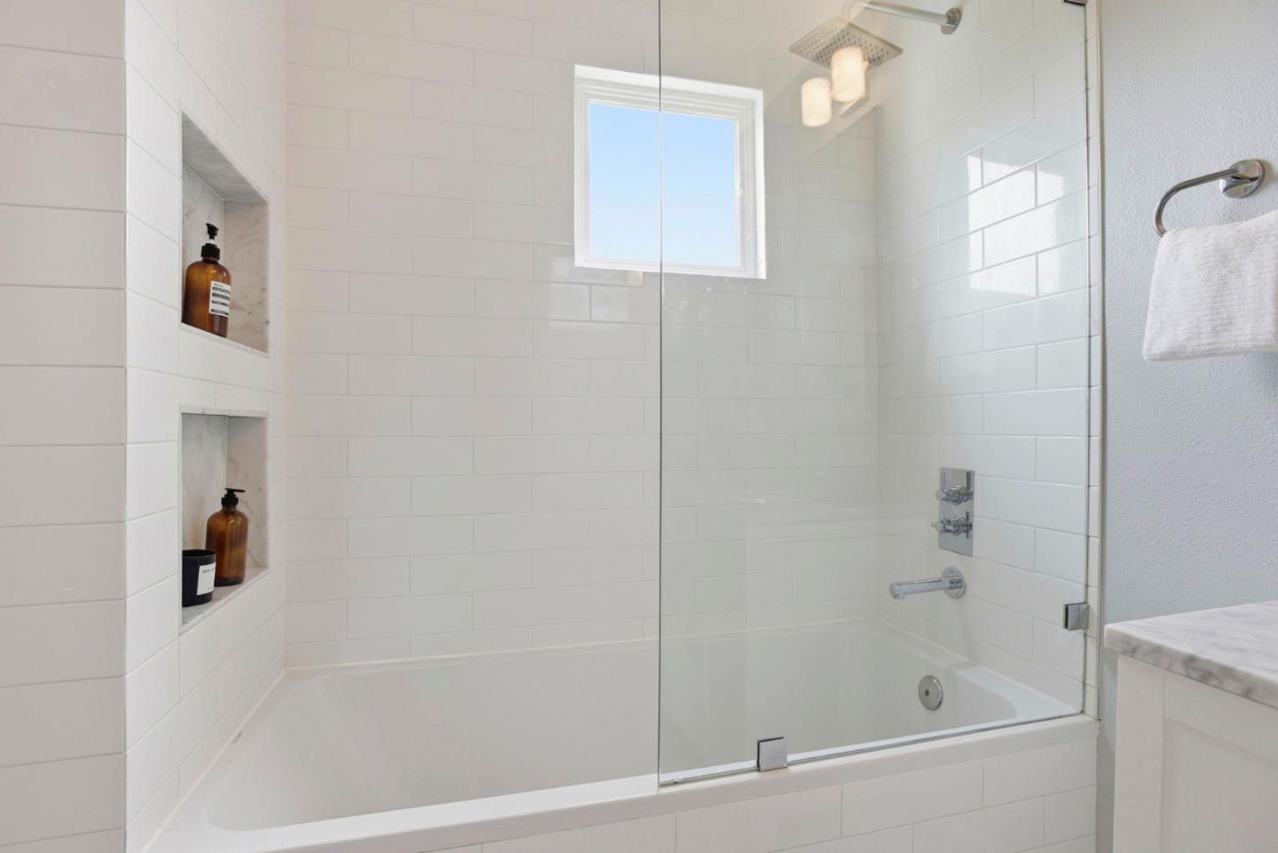 Photo #12: ML82043028 Listing: Photo #12